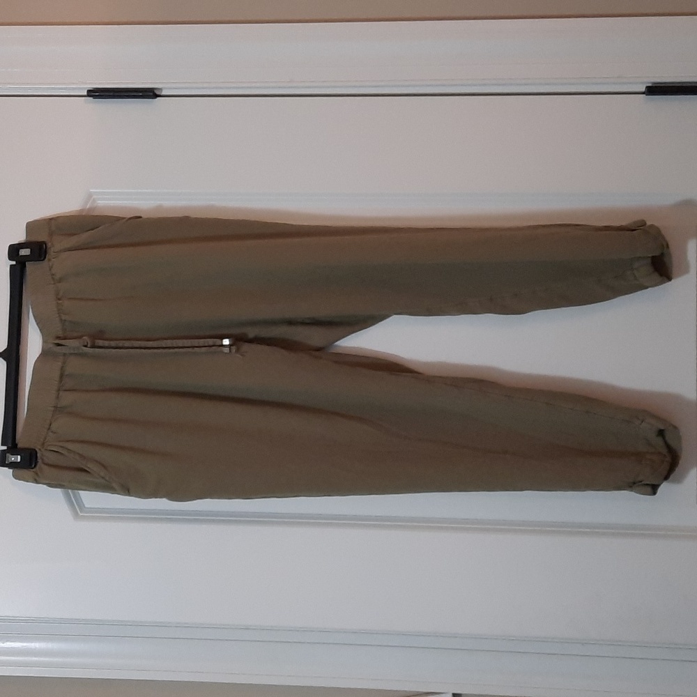 L.O.V. Soft Green Capri Sweatpants